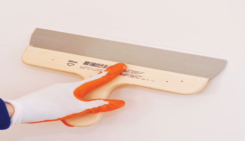 Facade putty knife, wooden handle 048, 40x4.7 cm
